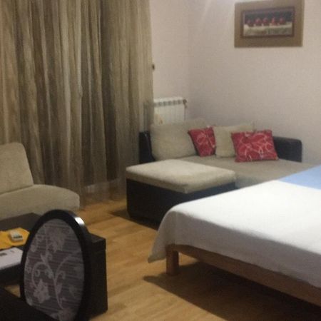 Apartman Snow White Novi Sad Exterior foto