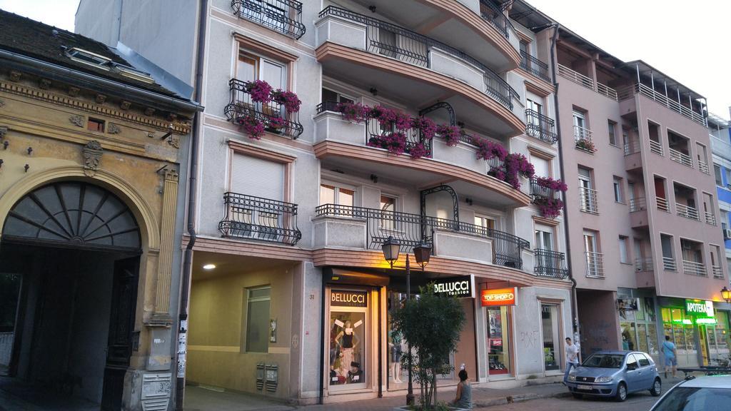 Apartman Snow White Novi Sad Exterior foto